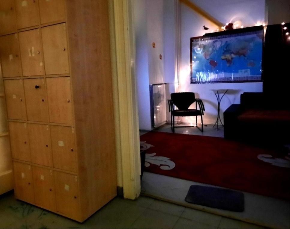 Lamis Hostel Будапеща Екстериор снимка