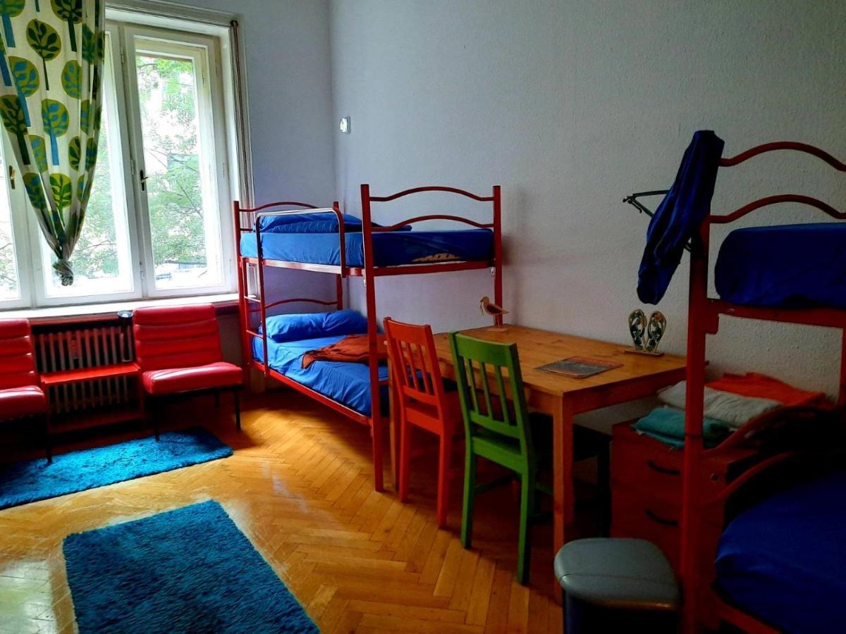 Lamis Hostel Будапеща Екстериор снимка
